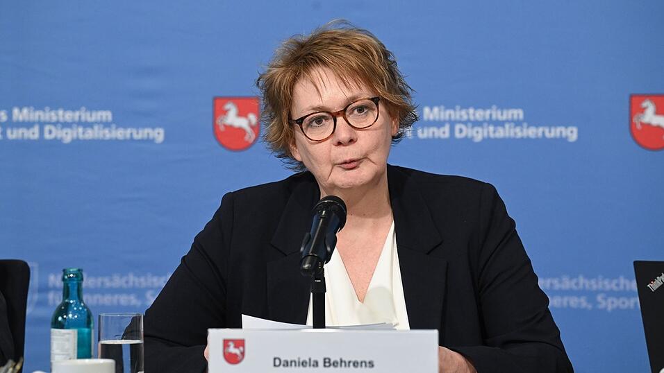 &laquo;Die Bewertung des Verfassungsschutzes ist eindeutig: Die gr&ouml;&szlig;te Gefahr f&uuml;r unsere Gesellschaft geht vom Rechtsextremismus aus und die AfD Niedersachsen ist nach der Einstufung eindeutig diesem Ph&auml;nomenbereich zuzuordnen, sagte Behrens.