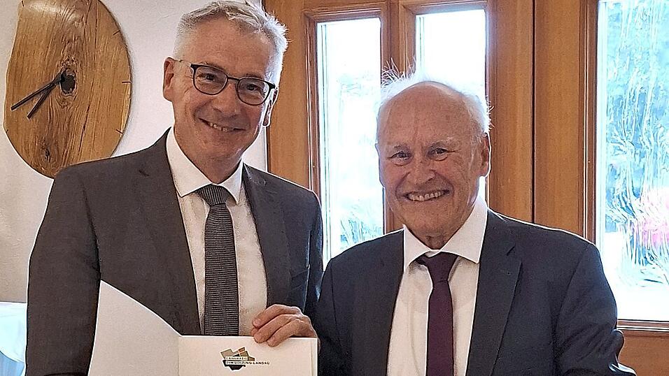 Erwin Huber gehörte dem Kreistag 54 Jahre an. Erwin Huber gehörte dem Kreistag 54 Jahre an.