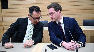 Cem &Ouml;zdemir und Manuel Hagel wollen offizielle Gespr&auml;che &uuml;ber eine Regierungszusammenarbeit ihrer beiden Parteien f&uuml;hren. (Archivbild)