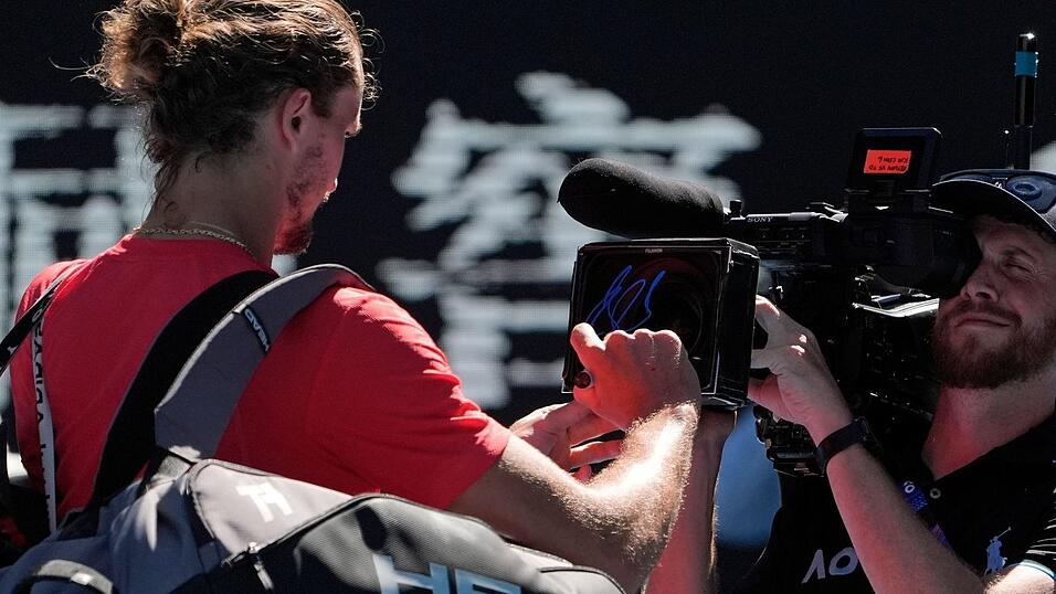 Dass Fans interessante Einblicke gewinnen m&ouml;chten, versteht Zverev. Manche Kameraaufnahmen gehen ihm aber zu weit. (Archivbild)