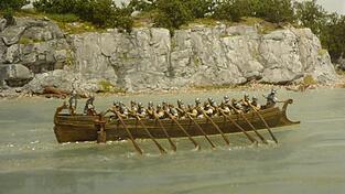 Römische Soldaten patrouillieren auf der Donau: So könnte es einst bei uns wirklich ausgesehen haben. Dieses und viele andere Modelle sind in der Ausstellung 'Roms neue Legionen - Alarm am Donaulimes' zu sehen, die aktuell noch im Historischen Museum in Regensburg gezeigt wird. Diesen Sonntag, 30. März, ist der letzte Ausstellungstag. Römische Soldaten patrouillieren auf der Donau: So könnte es einst bei uns wirklich ausgesehen haben. Dieses und viele andere Modelle sind in der Ausstellung 'Roms neue Legionen - Alarm am Donaulimes' zu sehen, die aktuell noch im Historischen Museum in Regensburg gezeigt wird. Diesen Sonntag, 30. März, ist der letzte Ausstellungstag.