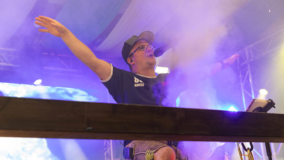 Die Partybilder vom Freitag, 7. August, aus dem Festzelt Wenisch. Die Partybilder vom Freitag, 7. August, aus dem Festzelt Wenisch.