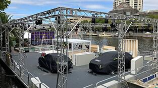 Noch gibt's nicht viel zu sehen auf dem Fan-Hauptquartier von Audi. Noch gibt's nicht viel zu sehen auf dem Fan-Hauptquartier von Audi.