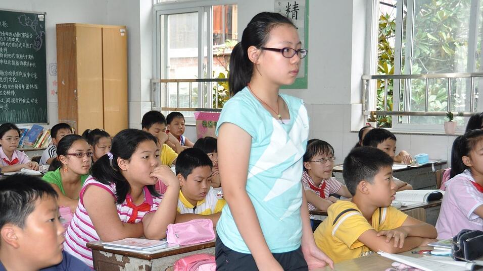 Stefanie Maier hat ihre Oma in China besucht. Bei der Gelegenheit ist sie eine Woche auf eine chinesische Grundschule gegangen.