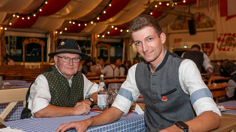 Die Partybilder vom Sonntag, 16. August, aus dem Festzelt Greindl. Die Partybilder vom Sonntag, 16. August, aus dem Festzelt Greindl.