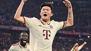 Dayot Upamecano (l.) und vor allem sein Innenverteidiger-Kollege Min-jae Kim wissen gegen Paris Saint-Germain zu überzeugen. Auch Leon Goretzka (im Hintergrund r.) ist ein Protagonist des Abends. Dayot Upamecano (l.) und vor allem sein Innenverteidiger-Kollege Min-jae Kim wissen gegen Paris Saint-Germain zu überzeugen. Auch Leon Goretzka (im Hintergrund r.) ist ein Protagonist des Abends.