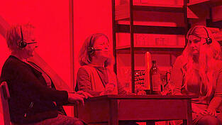 Maria (Renate Brandl), Waltraud (Olga Wanninger) und Lena (Lisa Auburger) bringen mit ihrer Sexhotline neues Leben in ihr Bayerwalddorf.