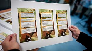 Jugendliche, die 18 Jahre alt werden, bekommen Post von der Bundeswehr. (Symbolbild)