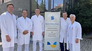 Von links: Das Team der Unfallchirurgie Artur Konsek, Saher Al Ghseen, Dr. Gottfried Hör, Dr. Marcus Walter und Dr. Marita Boin freuen sich über die Zertifizierung. Von links: Das Team der Unfallchirurgie Artur Konsek, Saher Al Ghseen, Dr. Gottfried Hör, Dr. Marcus Walter und Dr. Marita Boin freuen sich über die Zertifizierung.
