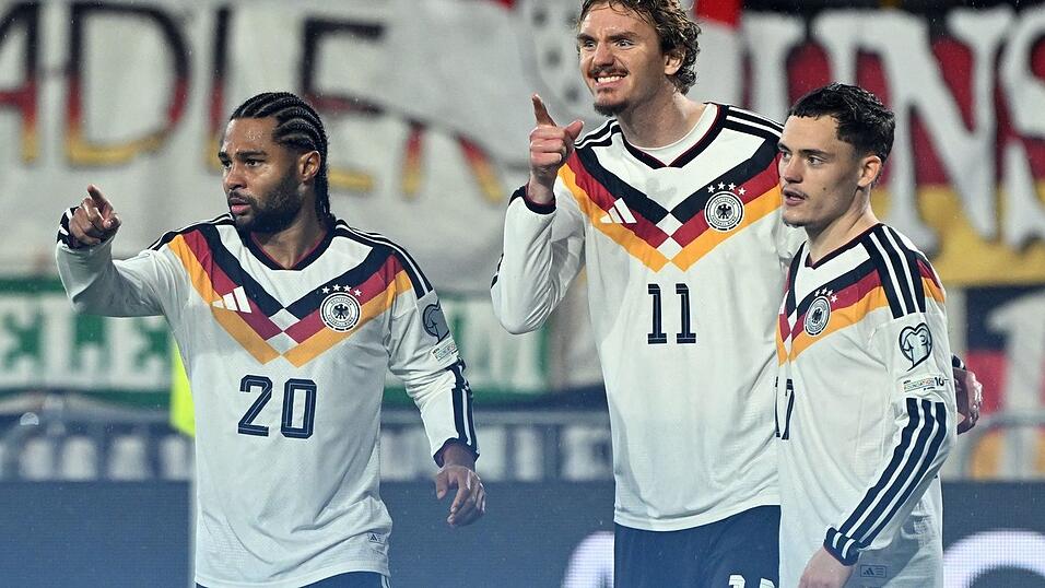 Nick Woltemade jubelt &uuml;ber eines seiner beiden Tore.