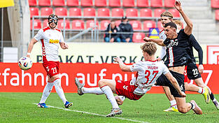 Sp&auml;testens mit dem 4:0 durch Leopold Wurm war der Sieg des SSV Jahn Regensburg gegen Havelse perfekt.