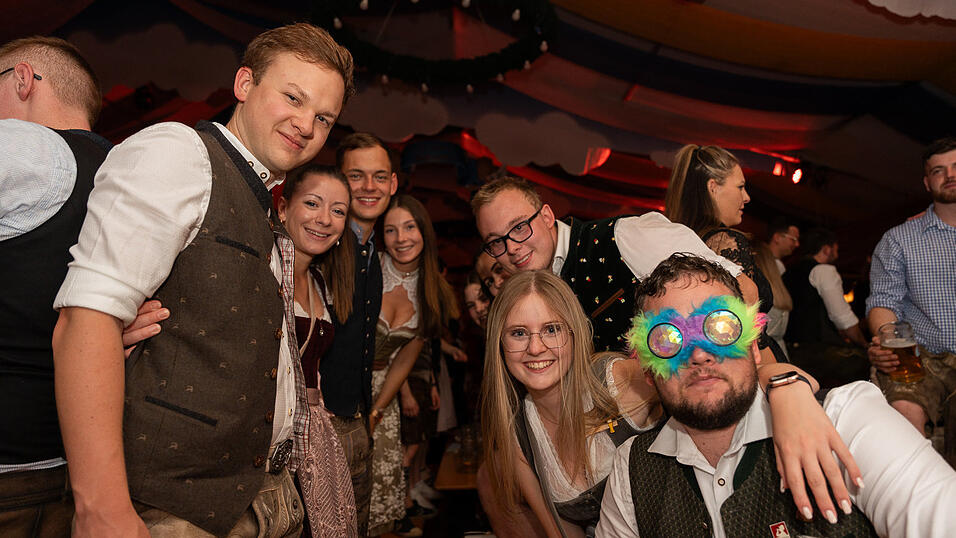 Die Partybilder vom Freitag, 11. August 2023, aus dem Festzelt Reisinger. Die Partybilder vom Freitag, 11. August 2023, aus dem Festzelt Reisinger.