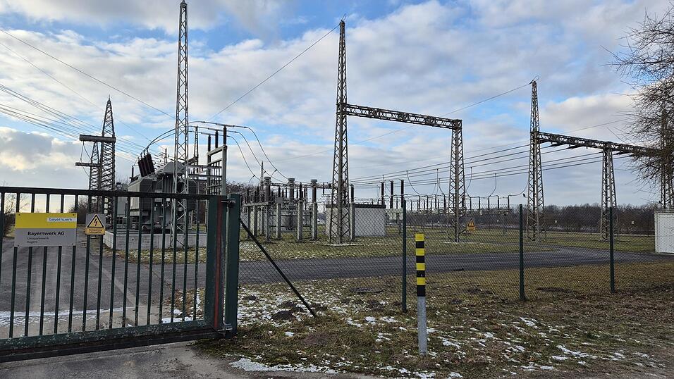 Das Umspannwerk in Kagers soll in den kommenden Jahren erneuert werden. Hier wird der Strom aus dem Wasserkraftwerk an der Staustufe eingespeist - er kann als Ökostrom von den Stadtwerken bezogen werden. Das Umspannwerk in Kagers soll in den kommenden Jahren erneuert werden. Hier wird der Strom aus dem Wasserkraftwerk an der Staustufe eingespeist - er kann als Ökostrom von den Stadtwerken bezogen werden.