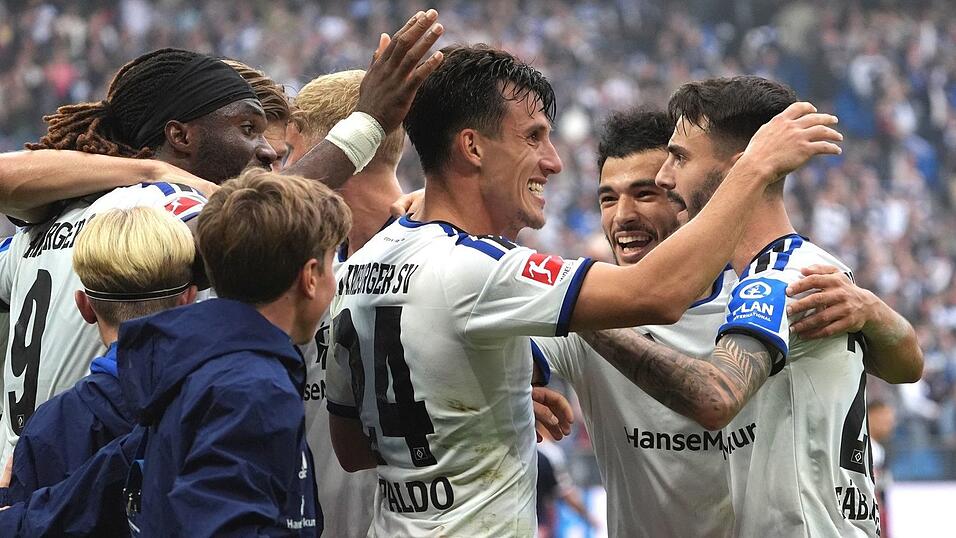 Der HSV durfte über den ersten Saisonsieg jubeln. Der HSV durfte über den ersten Saisonsieg jubeln.