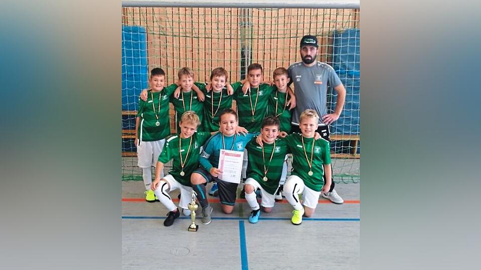 Starke Leistungen zeigten E-Junioren der Spvgg Gr&uuml;n-Wei&szlig; Deggendorf bei ihrem ersten Hallen-Auftritt in dieser Saison in Zwiesel.