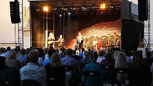 Mit seiner 'Heile Welt'-Tour ist Hannes Ringlstetter zweimal in Passau zu Gast.