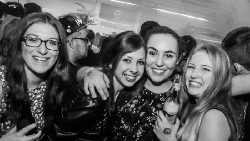 Gleich bei der Eröffnung platzte die neue Diskothek Peggy P. aus allen Nähten. Gleich bei der Eröffnung platzte die neue Diskothek Peggy P. aus allen Nähten.