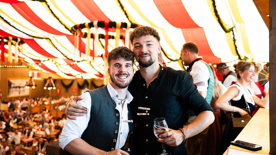 Die Partybilder vom Samstag, 15. August, aus dem Festzelt Krönner. Die Partybilder vom Samstag, 15. August, aus dem Festzelt Krönner.