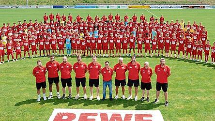 Der ASV Cham bildet am Nachwuchsleistungszentrum des bayerischen Fußballverbands 150 lokale Talente für den Profi-Fußball aus. Der ASV Cham bildet am Nachwuchsleistungszentrum des bayerischen Fußballverbands 150 lokale Talente für den Profi-Fußball aus.