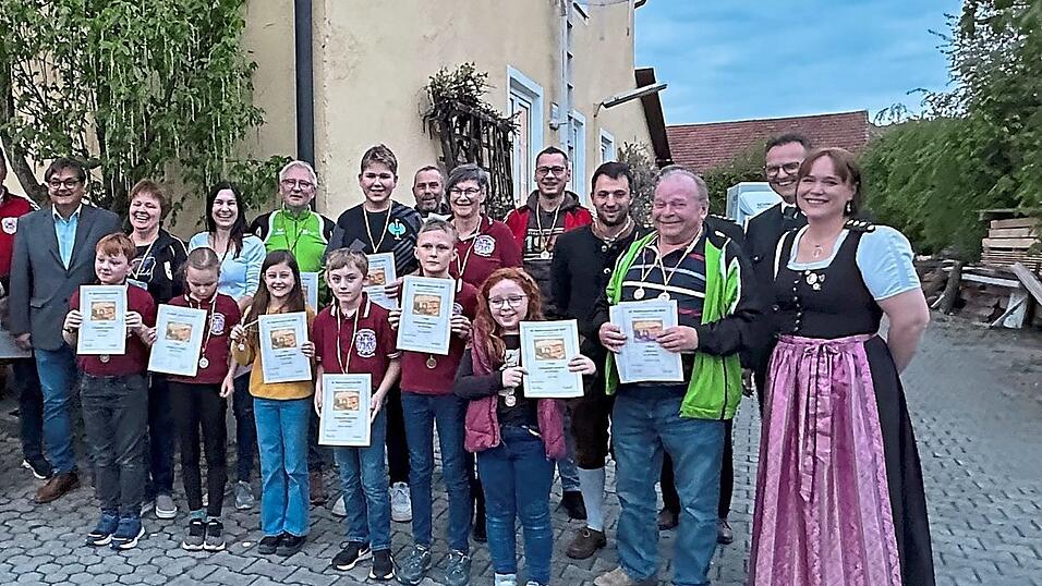 Die einzelnen Sieger in den verschiedenen Klassen. Die einzelnen Sieger in den verschiedenen Klassen.