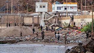 Der Ansturm Zehntausender Menschen aus Marokko hat in Ceuta Spuren hinterlassen.