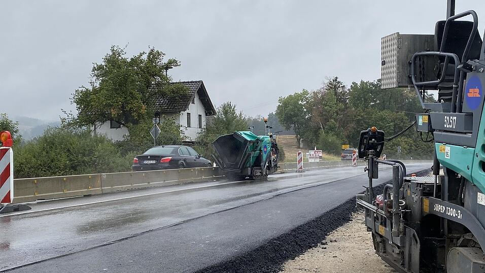 Im Kreuzungsbereich in Richtung Kohhof ereigneten sich viele Unf&auml;lle. Jetzt wird ein Linksabbiegerstreifen gebaut.