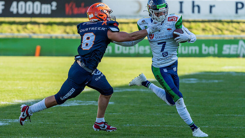 Die Straubing Spiders (in Weiß) wollen in Pforzheim eine bessere Offensivleistung zeigen. Die Straubing Spiders (in Weiß) wollen in Pforzheim eine bessere Offensivleistung zeigen.