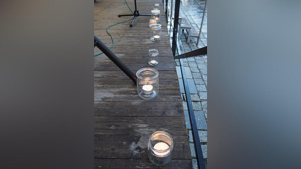 Privatleute sowie Vertreter von Kirchen und Vereinen waren mit dabei.&nbsp;