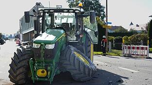 Auf der B8 bei Niedermünchsdorf hat sich am Samstagvormittag ein Verkehrsunfall ereignet. Auf der B8 bei Niedermünchsdorf hat sich am Samstagvormittag ein Verkehrsunfall ereignet.
