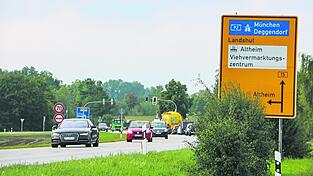 Auf der 'alten' B15 ist bis in den sp&auml;ten Herbst wieder mit deutlich mehr Verkehr zu rechnen.