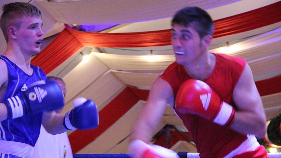 Im Lechner-Festzelt hie&szlig; es am Sonntag wieder 'Let&acute;s get ready to rumble'.