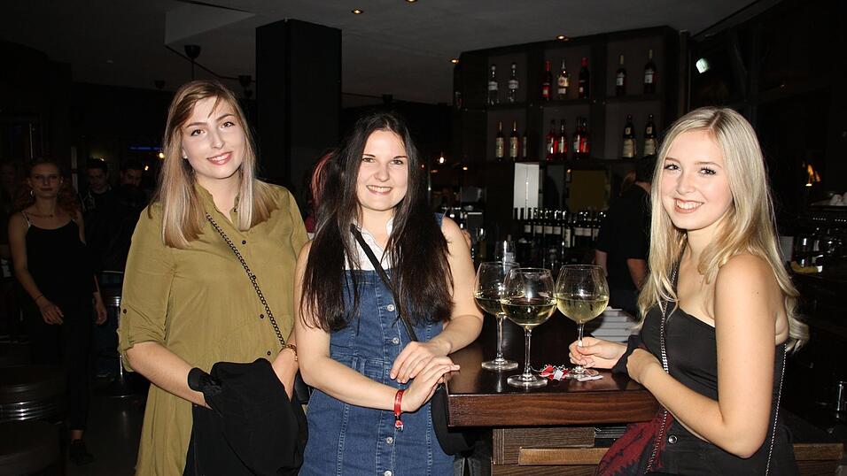 Musik überall: Bei der CHAMpions-Night war einiges geboten in der Chamer Innenstadt. Musik überall: Bei der CHAMpions-Night war einiges geboten in der Chamer Innenstadt.