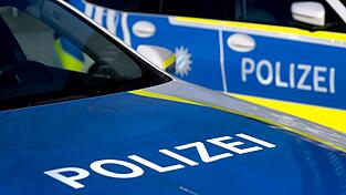 Die Polizei wurde zu einem Unfall in der Rosenheimer Innenstadt gerufen. (Symbolbild) Die Polizei wurde zu einem Unfall in der Rosenheimer Innenstadt gerufen. (Symbolbild)