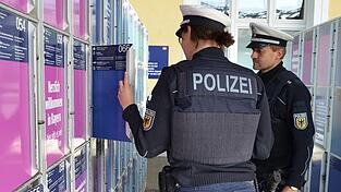 Die Urne wurde in einem Schlie&szlig;fach am Gleis 1 gefunden. (Symbolbild)