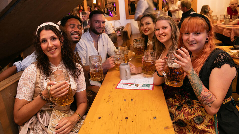 Die Partybilder vom Freitag, 15. August, aus dem Festzelt Krönner. Die Partybilder vom Freitag, 15. August, aus dem Festzelt Krönner.