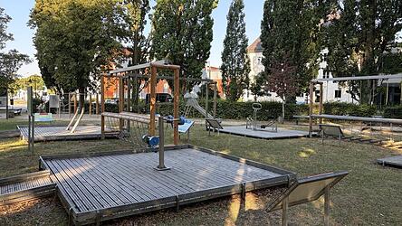 Die Ger&auml;te im kleinen Stadtpark erm&ouml;glichen bereits ein Ganzk&ouml;rpertraining.
