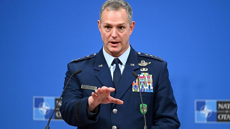 Der Oberbefehlshaber der Nato-Streitkräfte in Europa, Alexus Grynkewich, hat eine neue Sicherheitsstrategie des Bündnisses vorgestellt. Der Oberbefehlshaber der Nato-Streitkräfte in Europa, Alexus Grynkewich, hat eine neue Sicherheitsstrategie des Bündnisses vorgestellt.