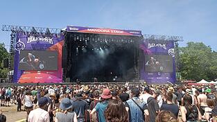 Cleopatrick d&uuml;rfen am Freitag als erste ran. Kanadischer Rock mit sch&ouml;n kratzigen Gitarren, wie in der Garage aufgenommen.