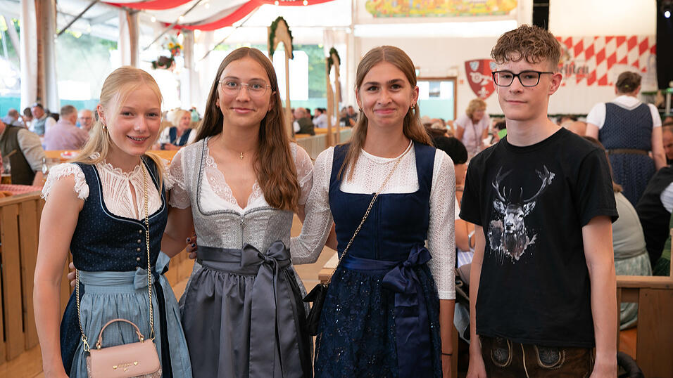 Die Partybilder vom Dienstag, 12. August, aus dem Festzelt Greindl. Die Partybilder vom Dienstag, 12. August, aus dem Festzelt Greindl.