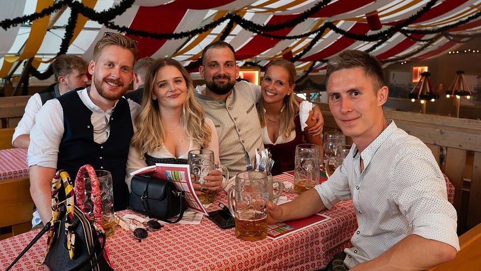 Die Partybilder vom Donnerstag, 13. August, aus dem Festzelt Krönner. Die Partybilder vom Donnerstag, 13. August, aus dem Festzelt Krönner.