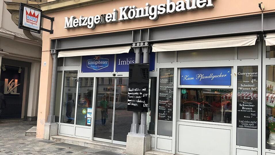 Die Filiale der Metzgerei K&ouml;nigsbauer am Straubinger Marktplatz.