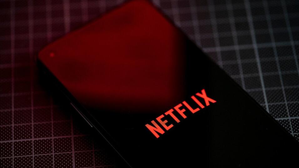 Nutzer der Netflix-App werden Clips im Hochformat zu sehen bekommen. (Archivbild)