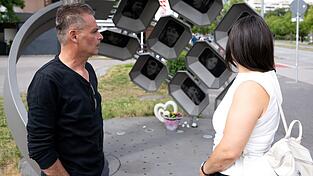 Sibel (r) und Hasan (l) Leyla haben bei dem rassistischen Anschlag ihren Sohn Can verloren. Sibel (r) und Hasan (l) Leyla haben bei dem rassistischen Anschlag ihren Sohn Can verloren.
