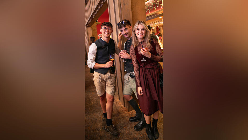 Die Partybilder vom Montag, 18. August, aus dem Festzelt Krönner. Die Partybilder vom Montag, 18. August, aus dem Festzelt Krönner.