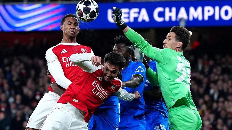 Janis Blaswich hielt Bayer Leverkusen mit seinen Paraden gegen Arsenal lange im Spiel.