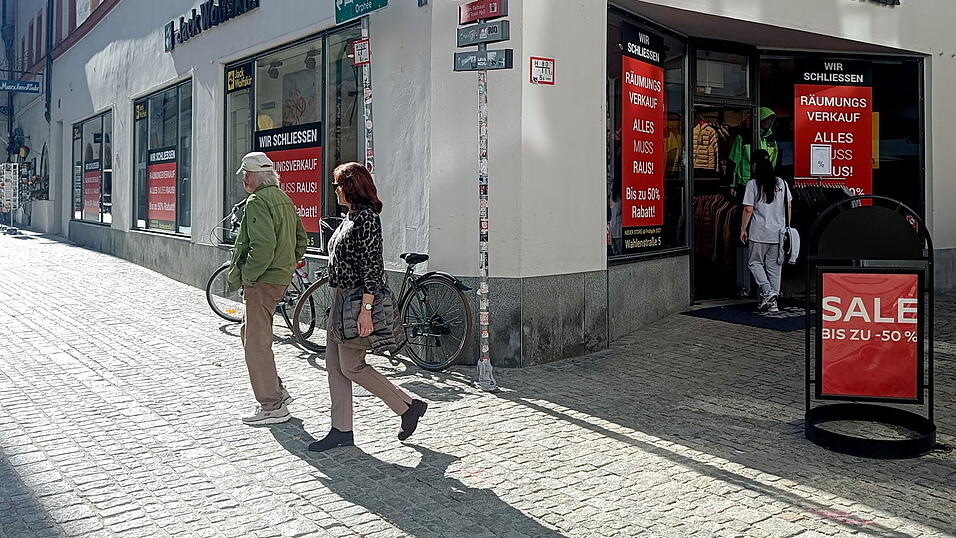 Jack Wolfskin eröffnet nur ein paar Schritte weiter im Frühjahr neu. Jack Wolfskin eröffnet nur ein paar Schritte weiter im Frühjahr neu.