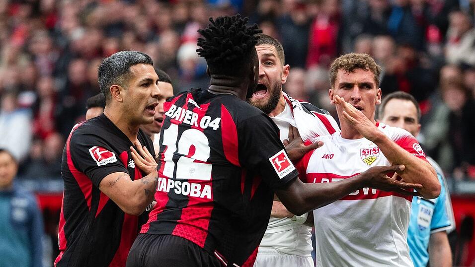 Bayer Leverkusen und VfB Stuttgart lieferten sich eine hitzige Partie. Bayer Leverkusen und VfB Stuttgart lieferten sich eine hitzige Partie.