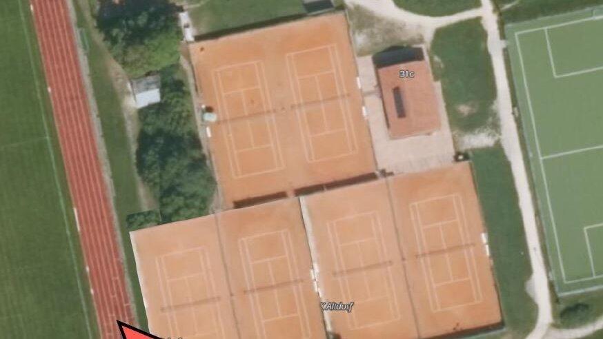 So soll der Tennisplatz einmal aussehen. Der Sandplatz unten links soll neu hinzukommen. So soll der Tennisplatz einmal aussehen. Der Sandplatz unten links soll neu hinzukommen.