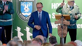 Friedrich Merz ist Mitglied im Schützenverein und am Sonntag besonderer Gast beim diesjährigen Schützenfest in Arnsberg-Niedereimer.
