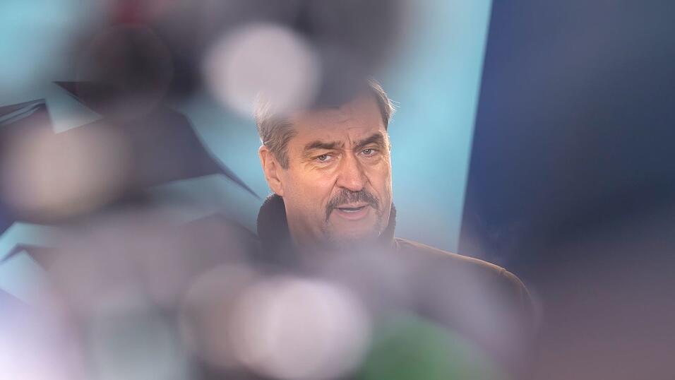 Der Brandanschlag auf das Berliner Stromnetz besch&auml;ftigt auch die CSU in Bayern. Sie fordert harte Konsequenzen und Ermittlungen durch Bundesbeh&ouml;rden.